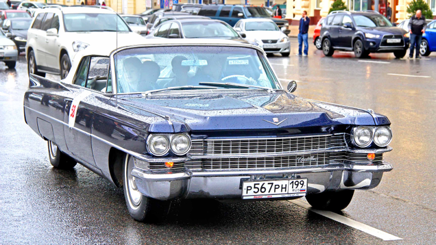 Illustration for article titled 6 Vintage Cars That Have An Honest-To-God Fully Accredited Dentist Inside Them